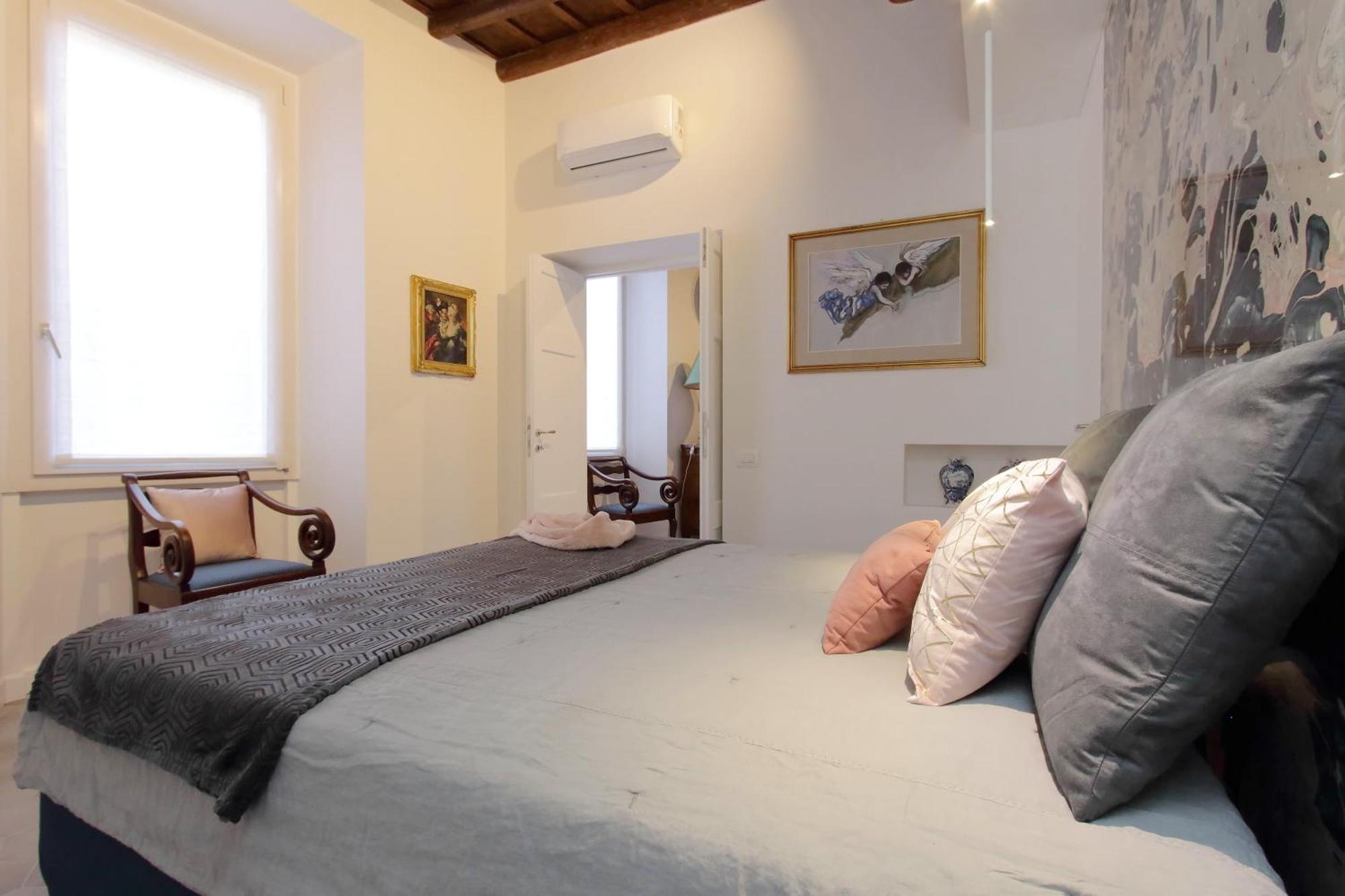 Luxury In Rione Monti Apartment